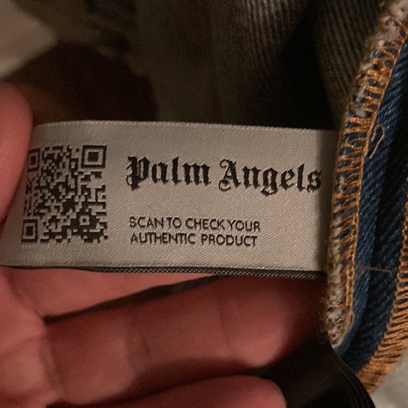 Brand New. Never Worn. Men’s XXL Palm Angels light blue denim trucker jacket. - Picture 6 of 8